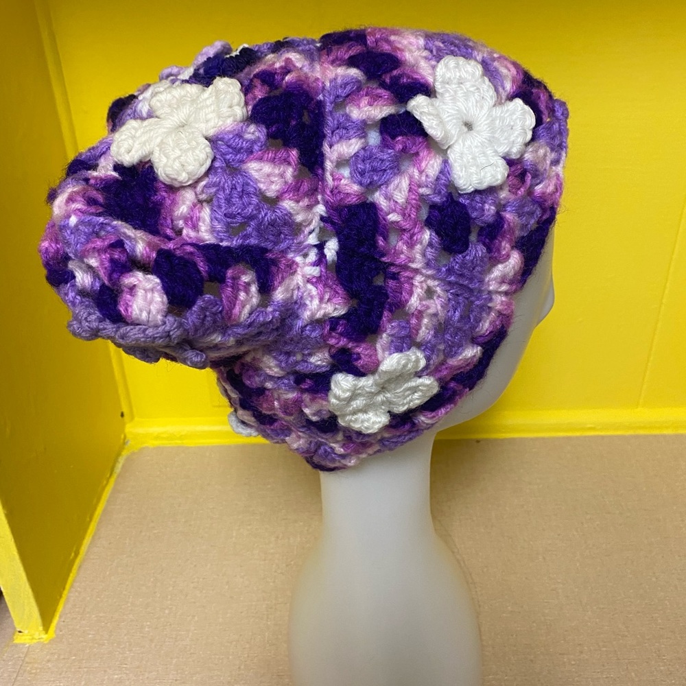 Granny square hat in beautiful purple NWOT